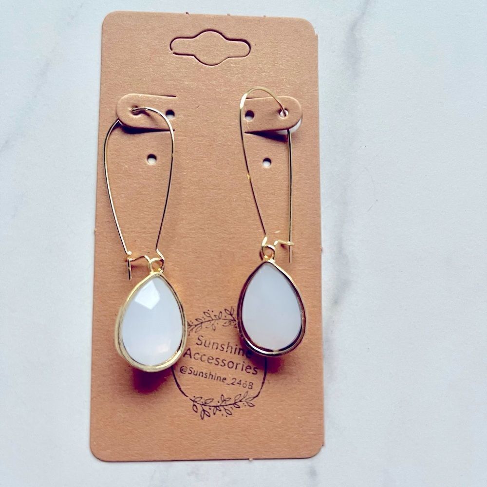 5/$25 RHINESTONE WHITE DANGLE - Picture 5 of 6